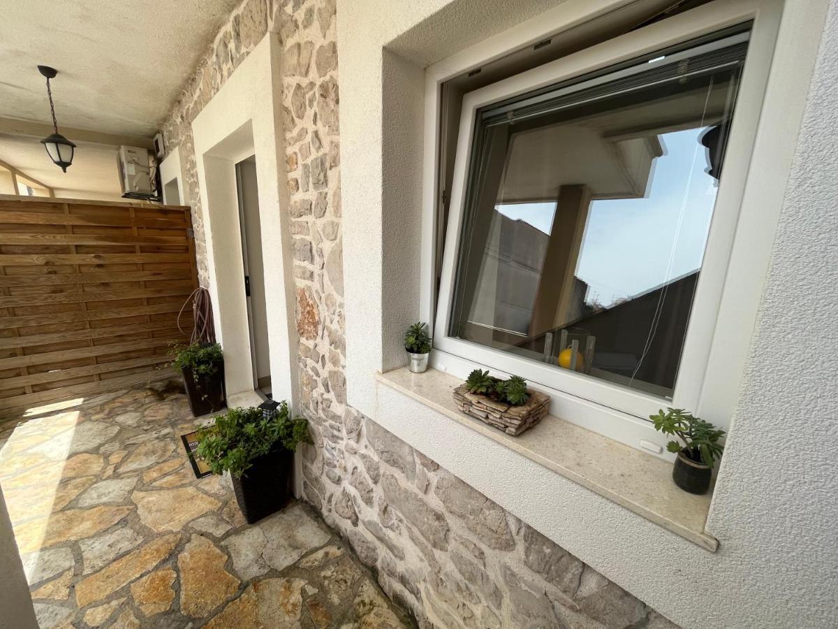 Apartments Goga Vodice Bagian luar foto