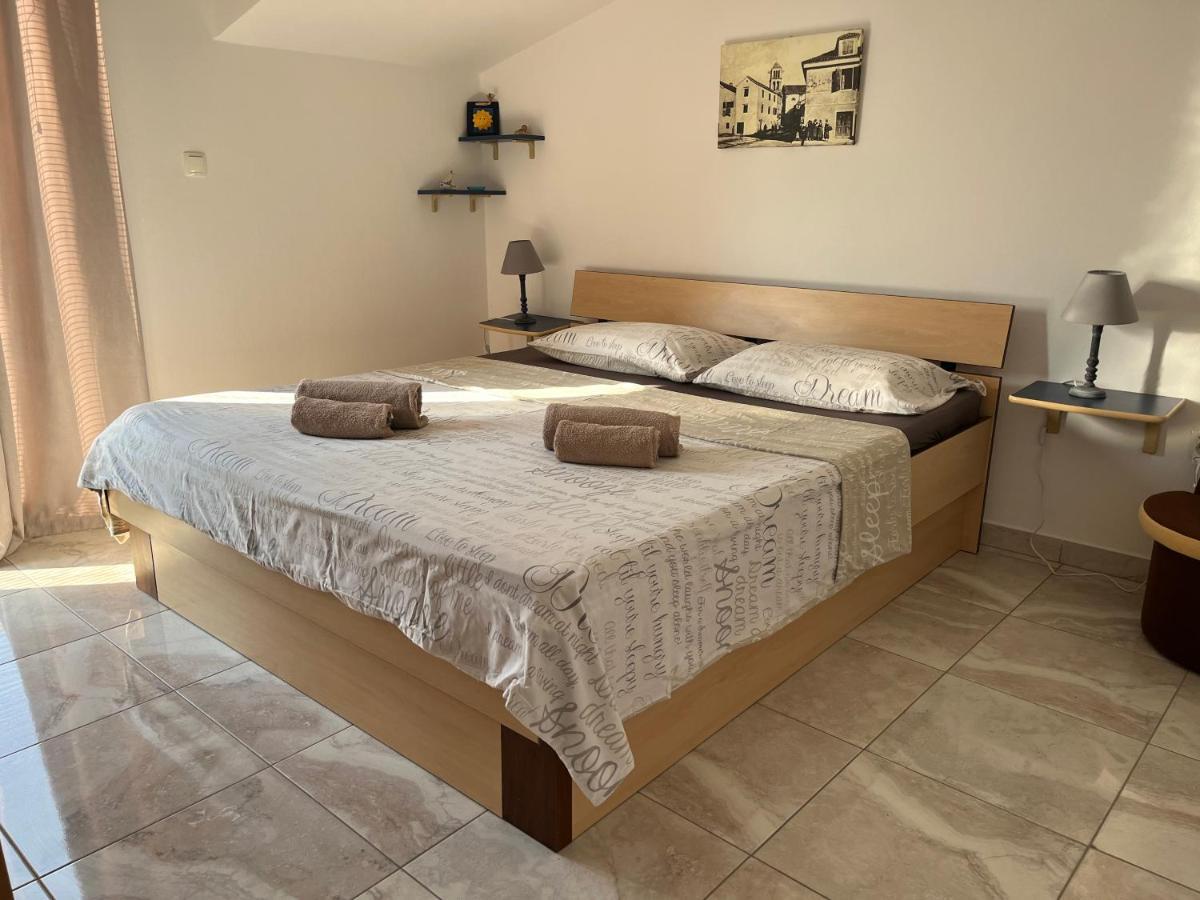 Apartments Goga Vodice Bagian luar foto