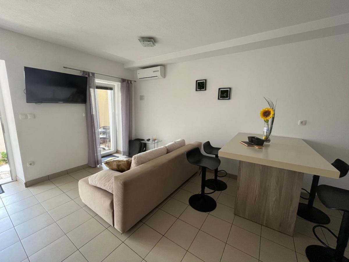 Apartments Goga Vodice Bagian luar foto