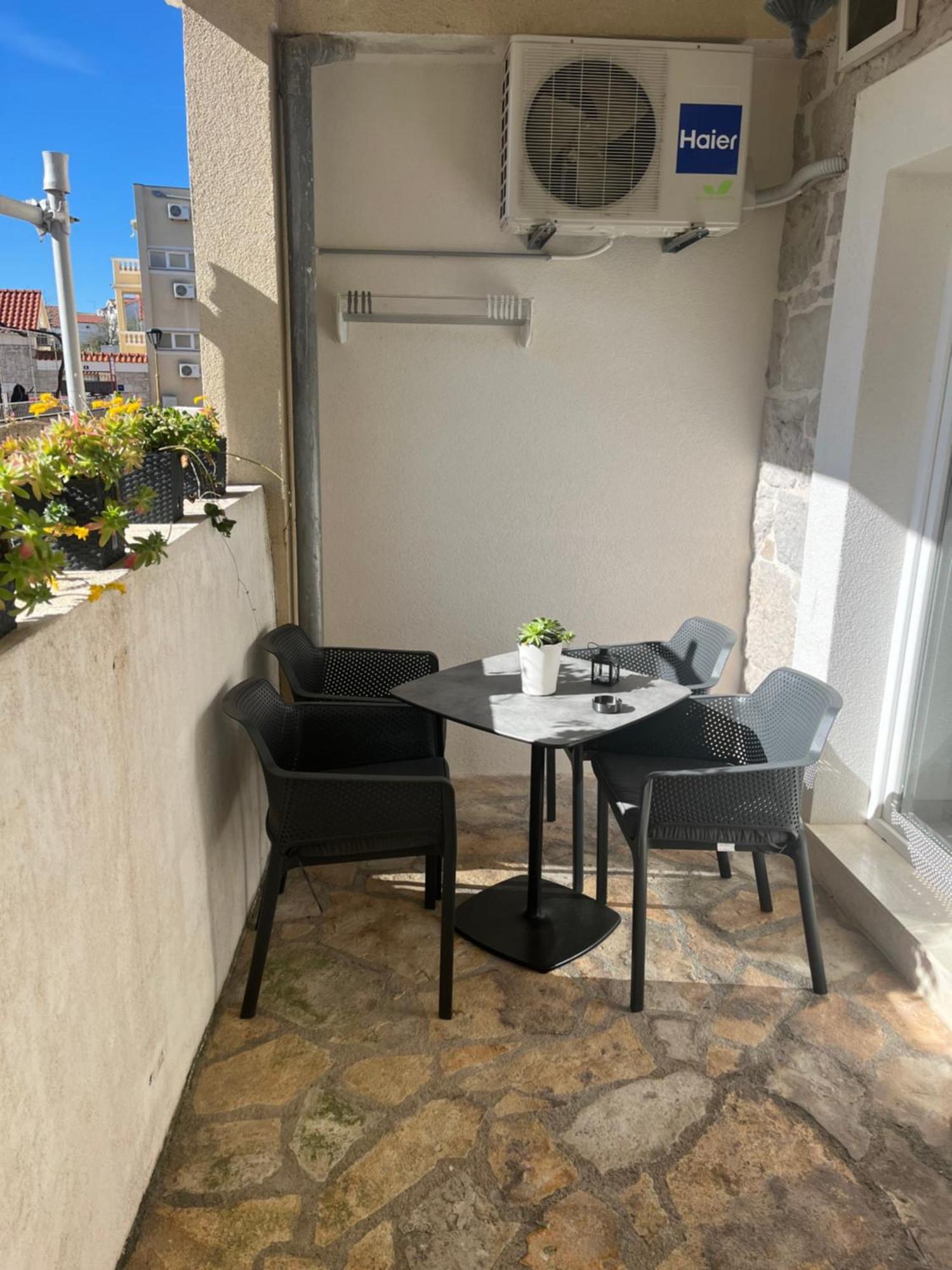 Apartments Goga Vodice Bagian luar foto